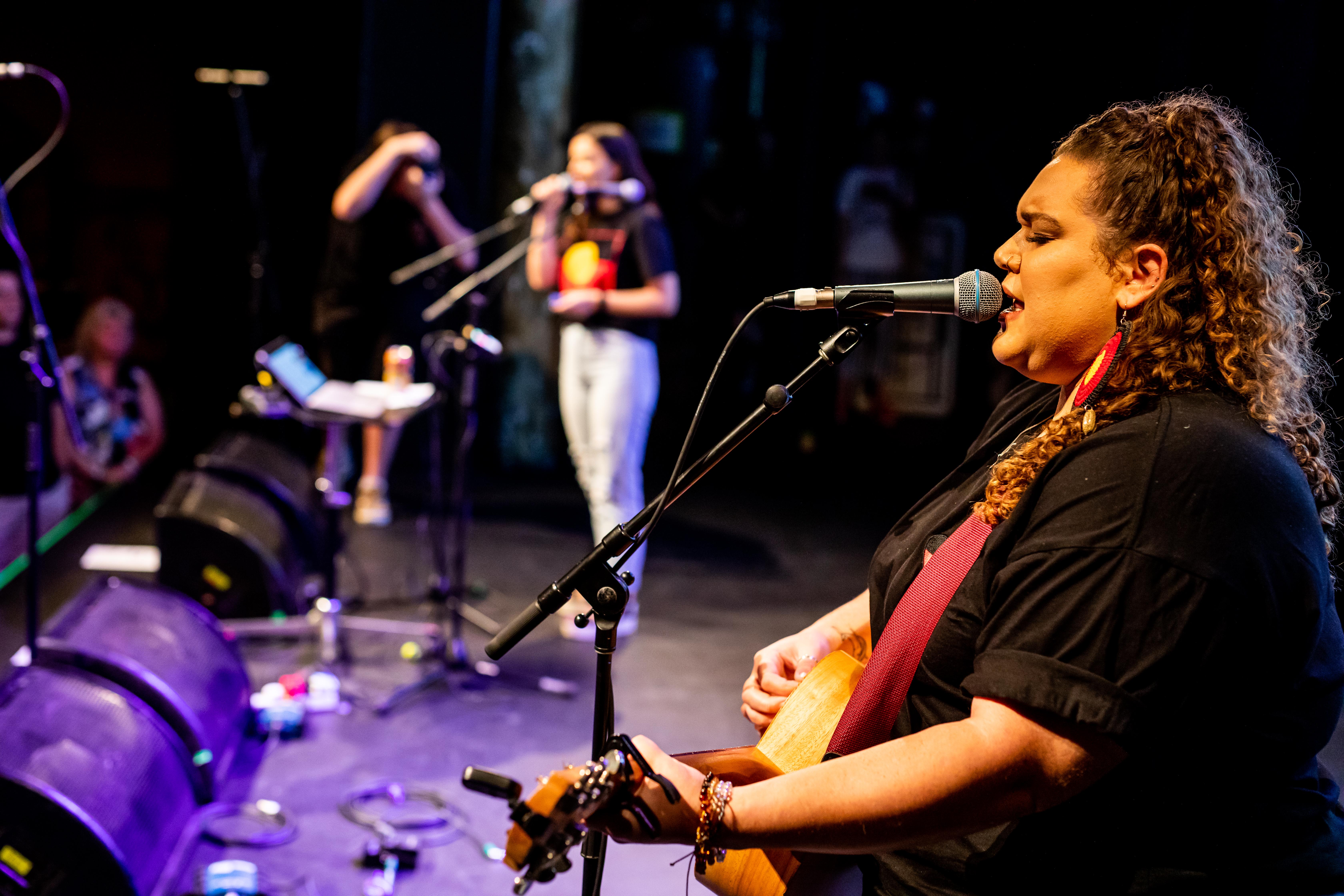 Pub Choir with Paul Kelly Gig Galleries The Tivoli